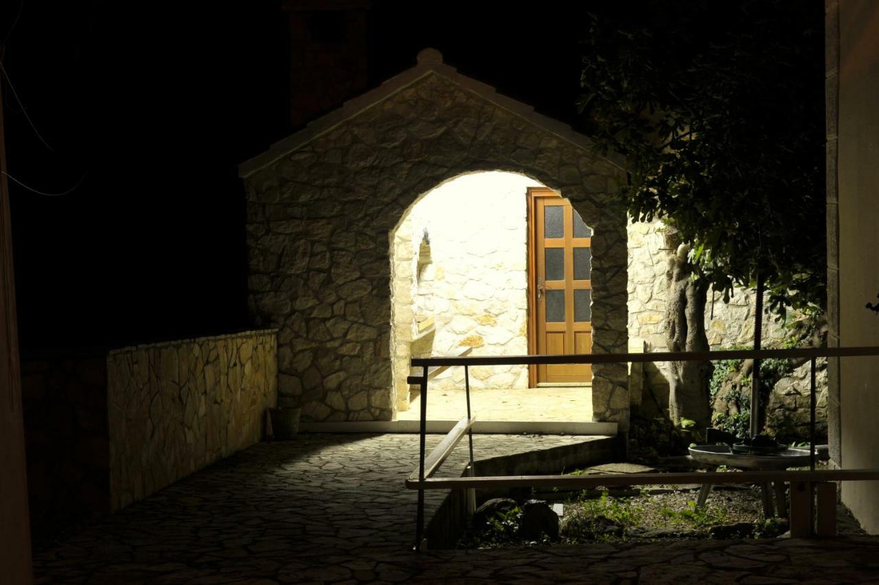 Вилла Grandpa Mate House Dragove Экстерьер фото